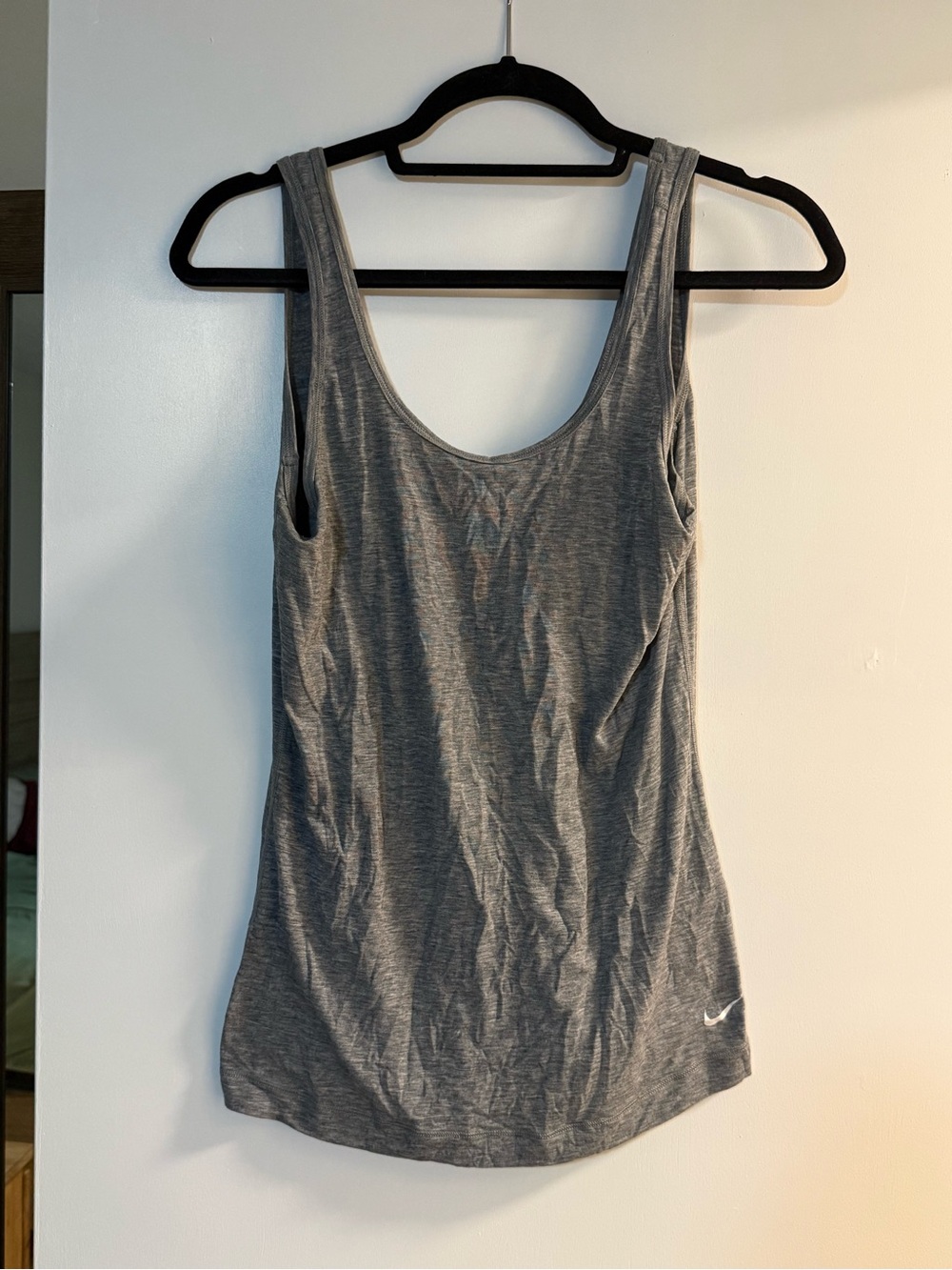 Nike Women’s Gray Scoop Neck Athletic Tank Top